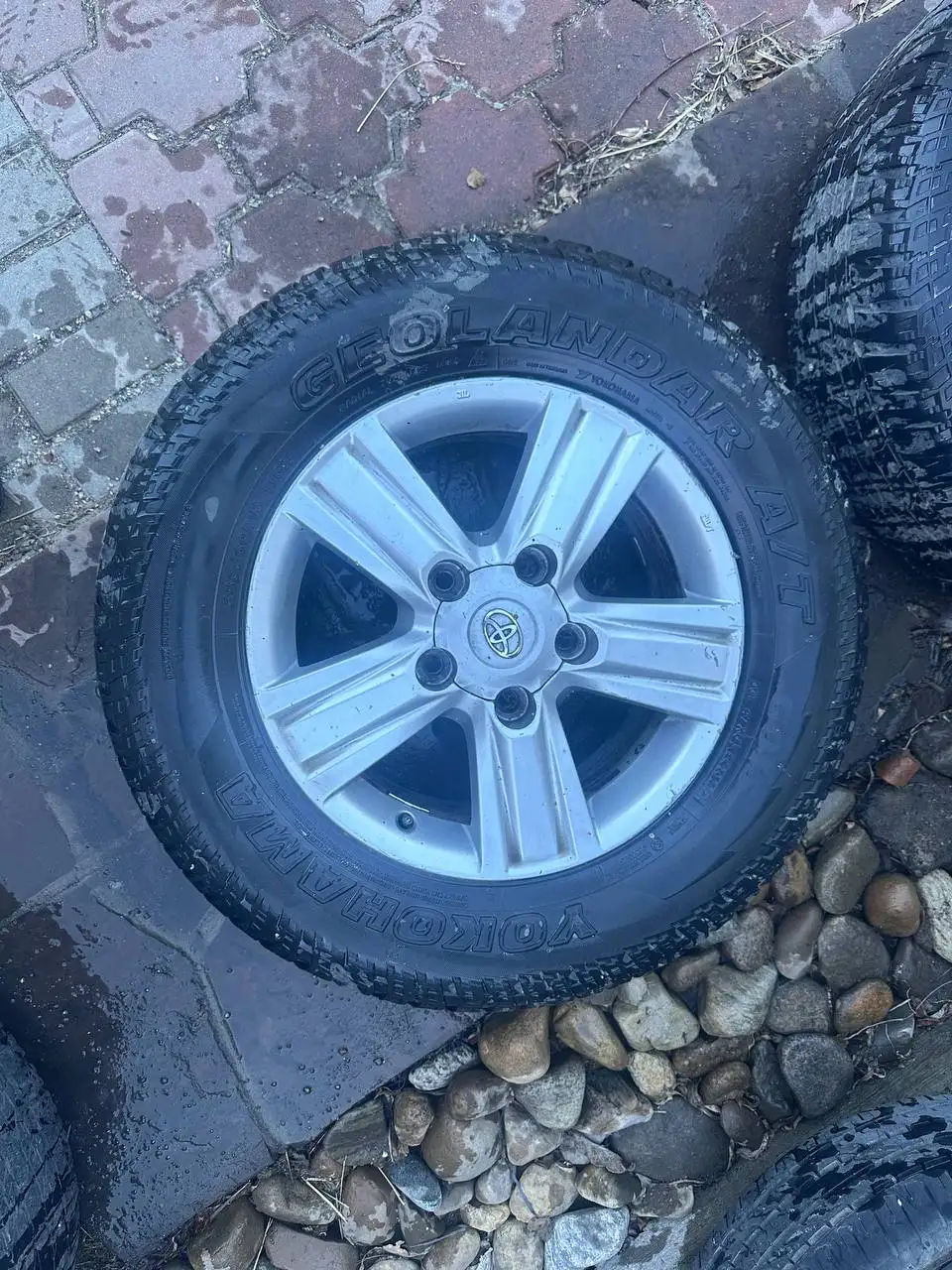 Колеса от крузака 200 с резиной Yokohama Geolandar A/T G015 - Шины и диски (Запчасти) в Иркутск