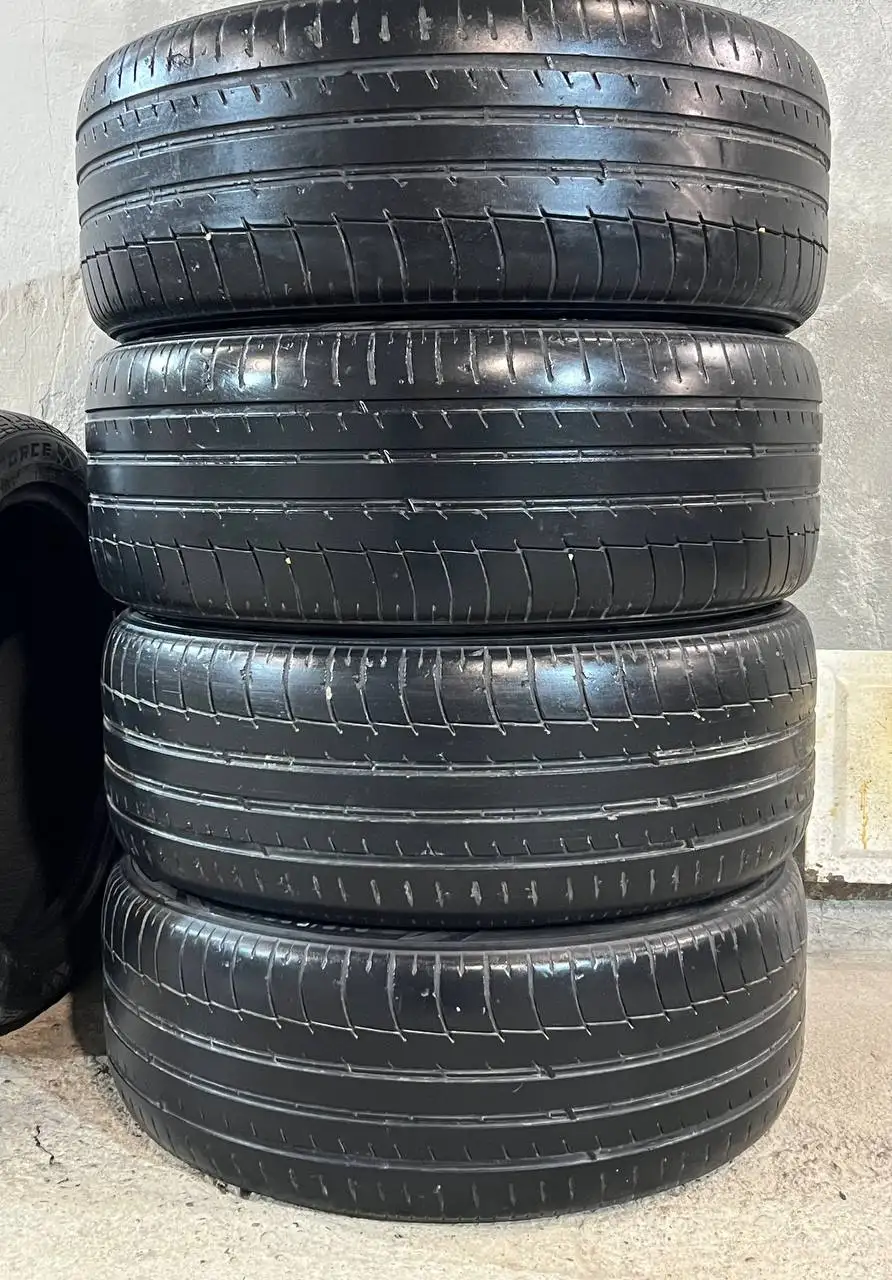 Продам комплект летней резины Triangle 215/50/17 - Шины и диски (Запчасти) в Иркутск