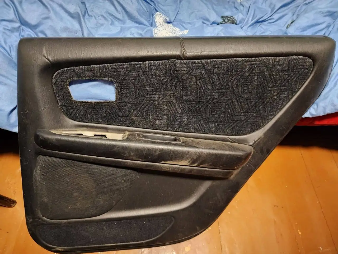 Задние правые карты снежинки в Иркутске - Автозапчасти (Запчасти) в Иркутск