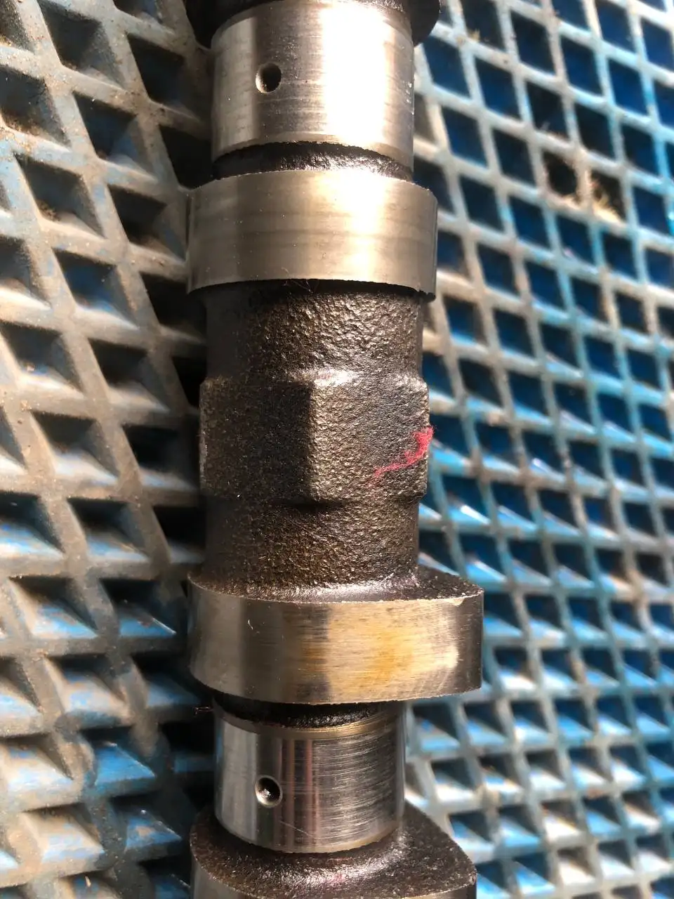 Запчасти для авто: клапанная крышка, распредвал, диски R16 - Автозапчасти (Запчасти) в Иркутск