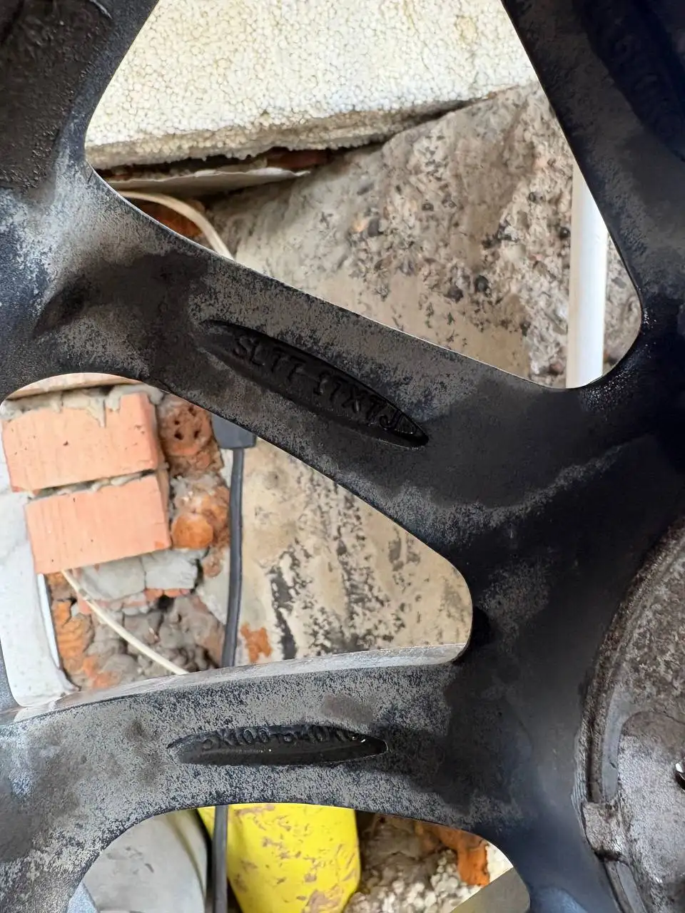 Продам диски A-tech Schneider R17 с зимней и летней резиной - Диски и шины (Запчасти) в Иркутск