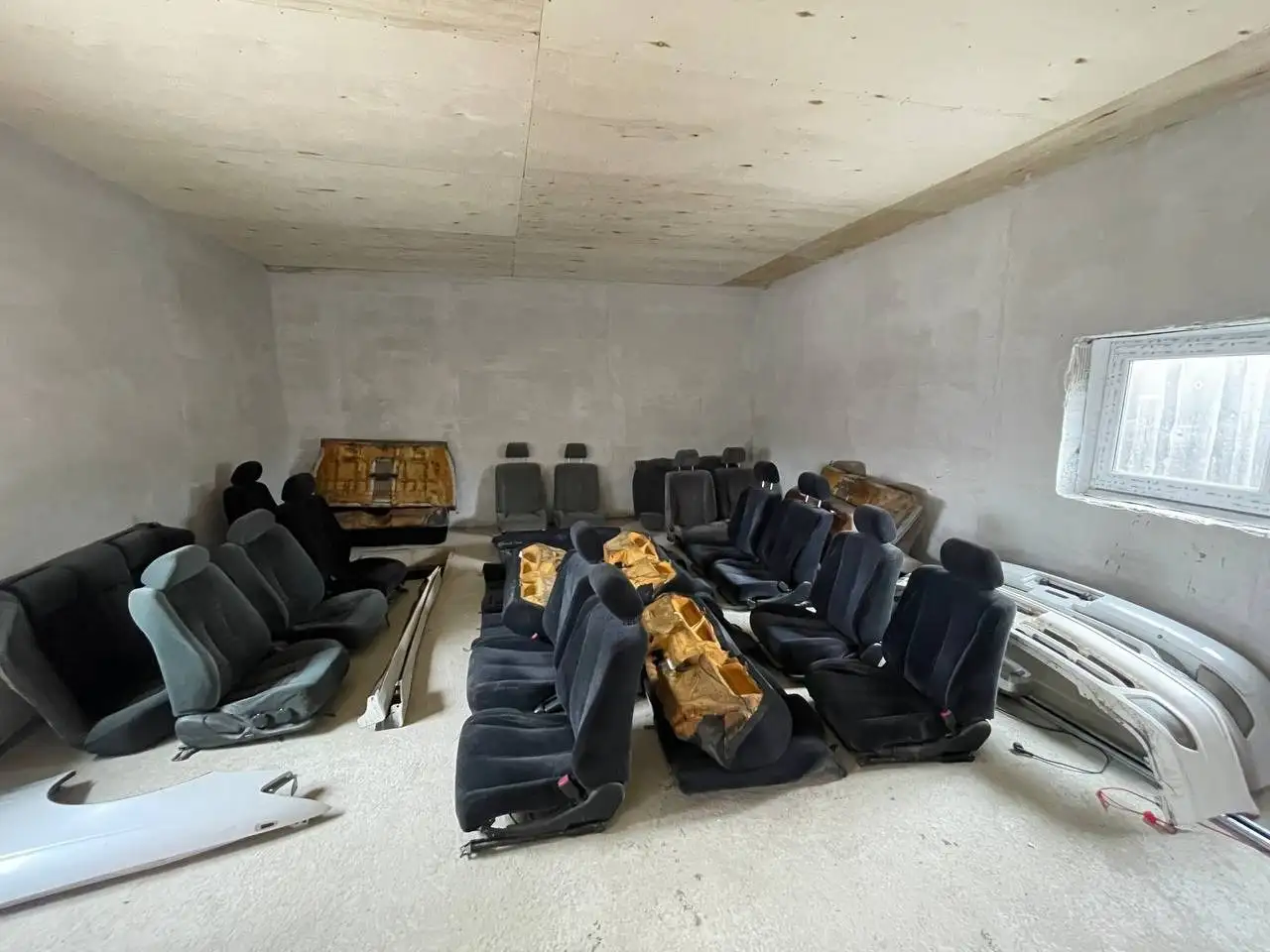 Продам сиденья комплектами - Сиденья (Авто) в Иркутск