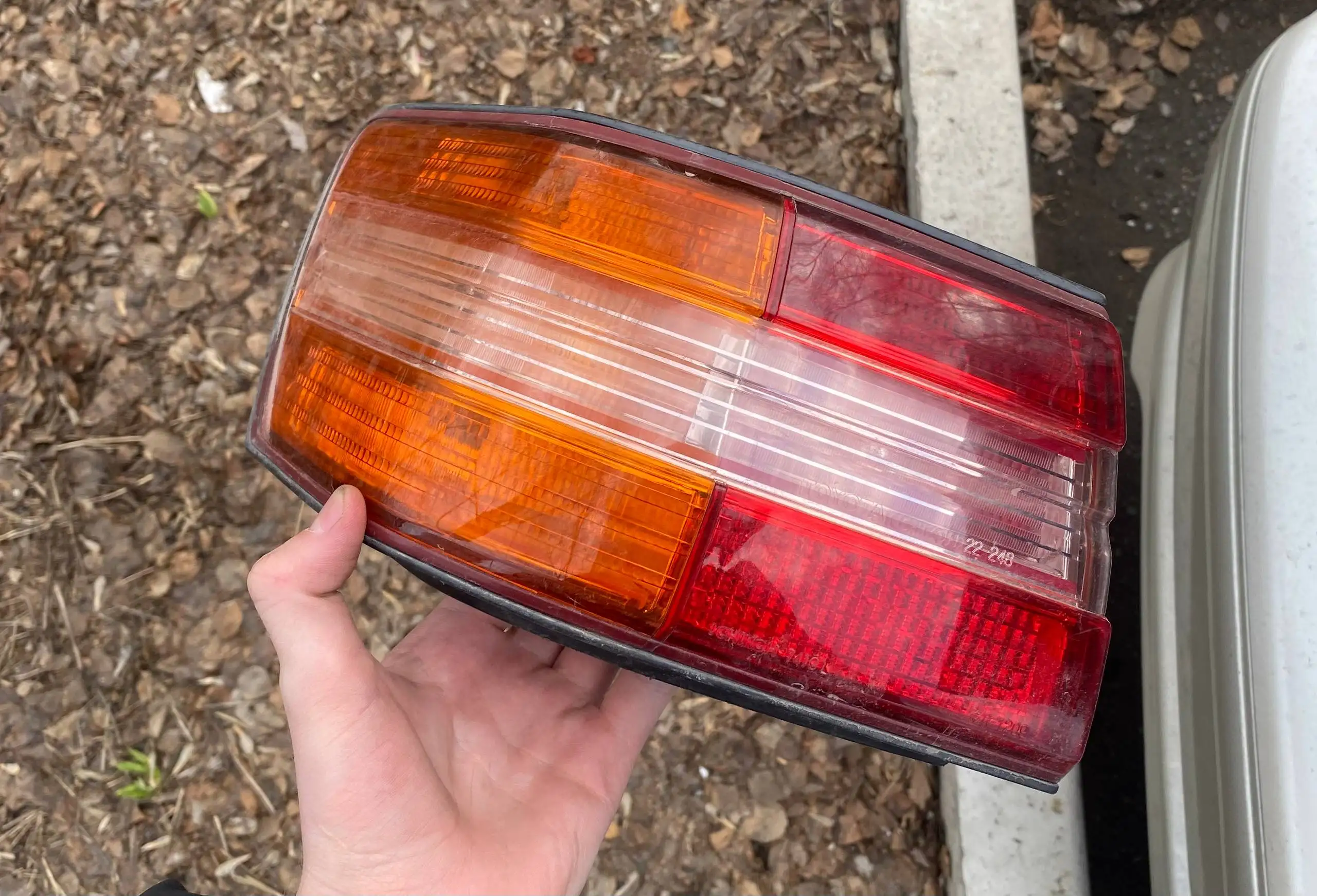 Продам задние фонари и фару на Mark II - Освещение и свет (Запчасти) в Иркутск