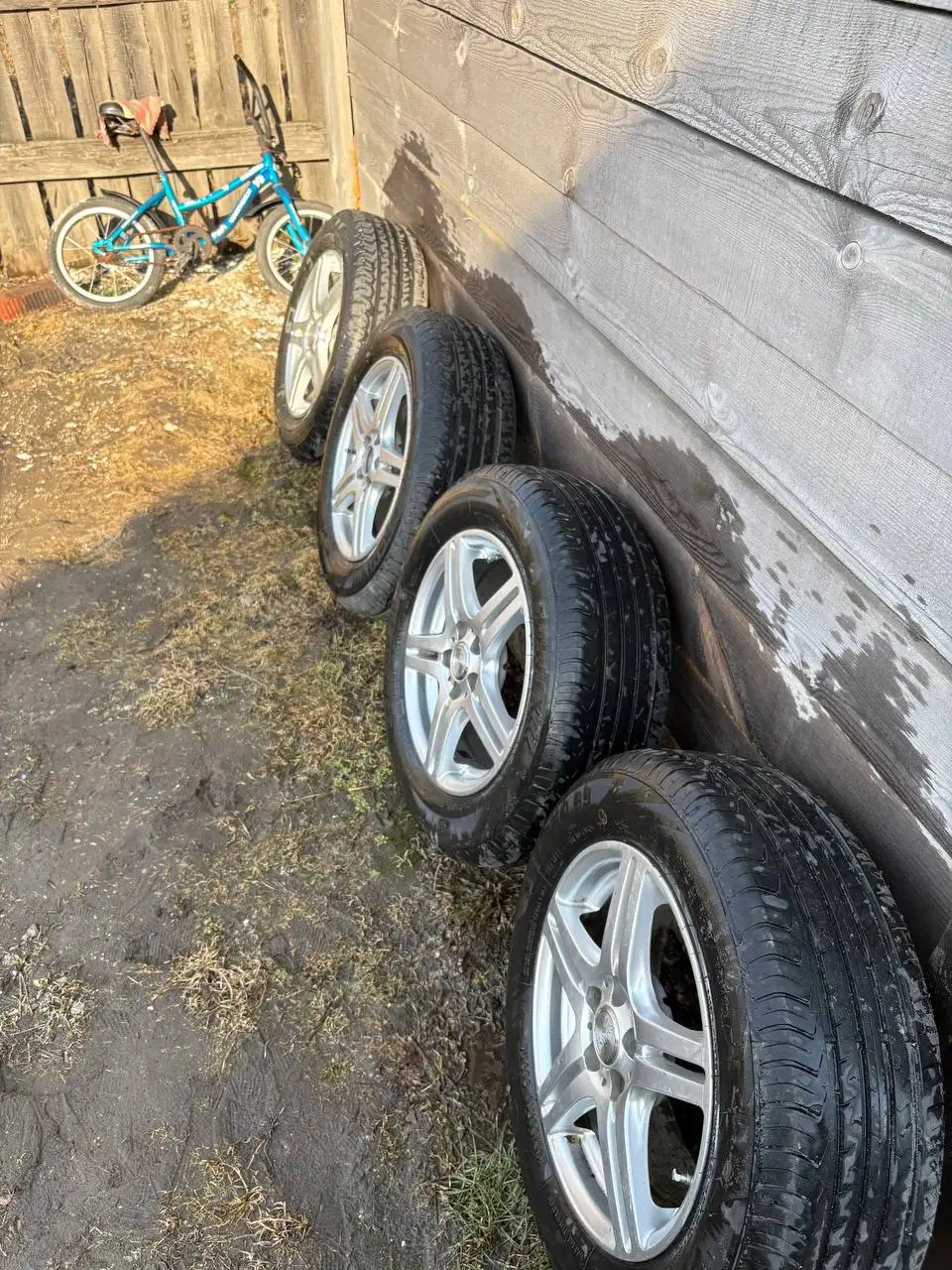 Продам комплект лето R15 - Колёса и шины (Запчасти) в Иркутск