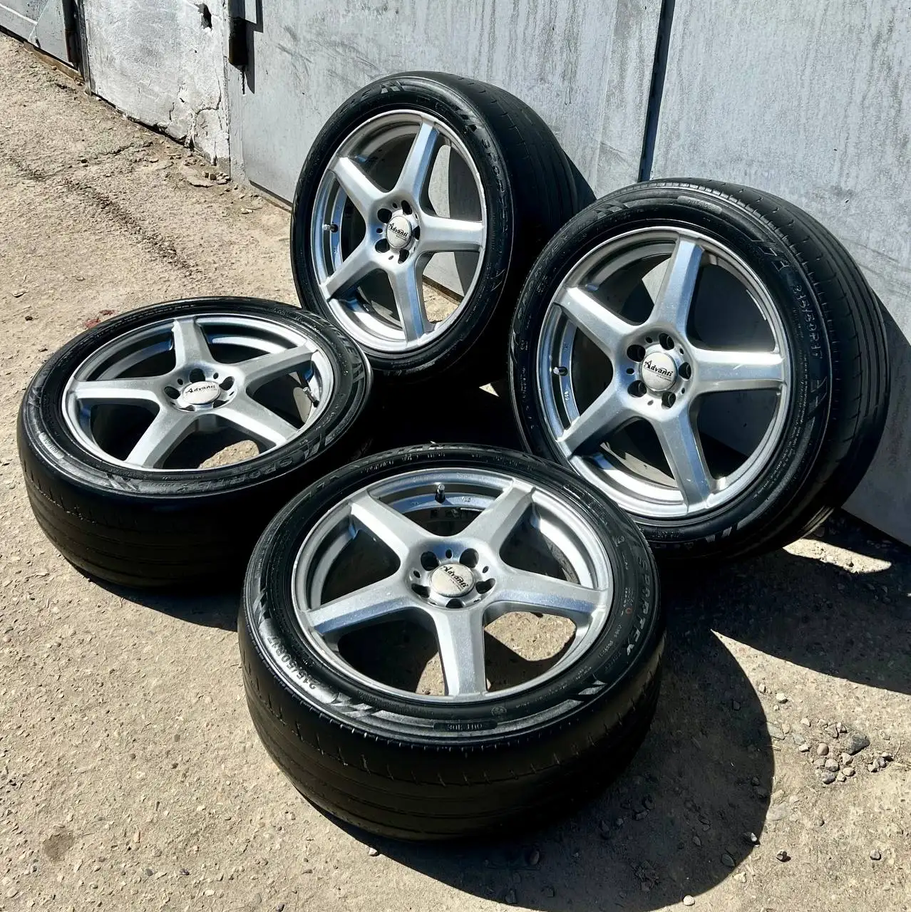 Продам комплект литья R17 на резине - Колёса и шины (Запчасти) в Иркутск