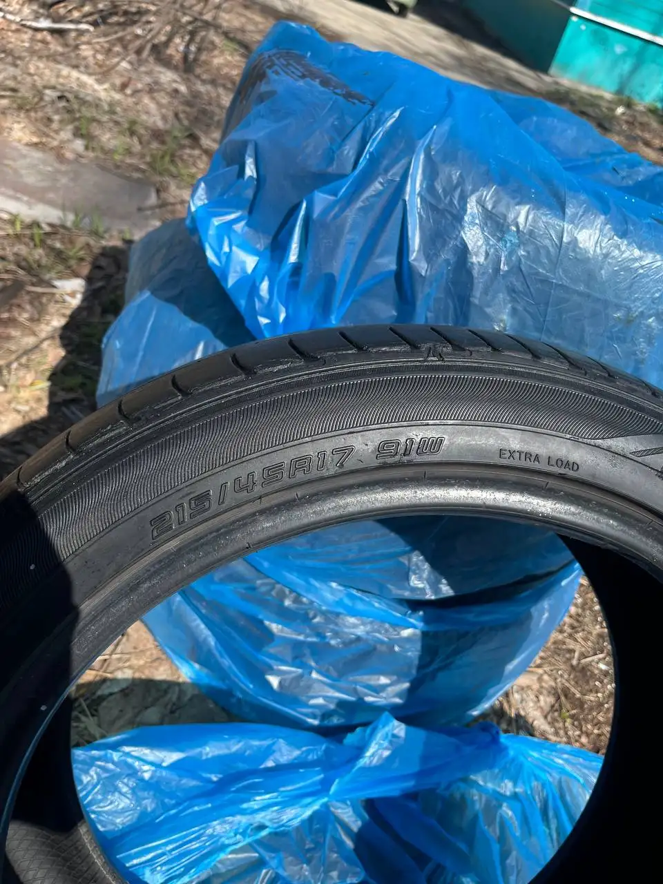 215/45 R17 шины в отличном состоянии - Шины и диски (Запчасти) в Иркутск