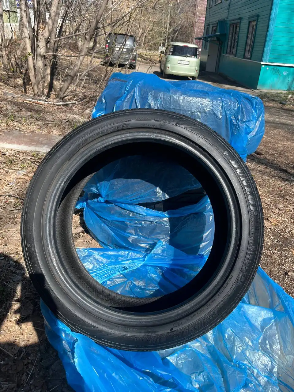 215/45 R17 шины в отличном состоянии - Шины и диски (Запчасти) в Иркутск