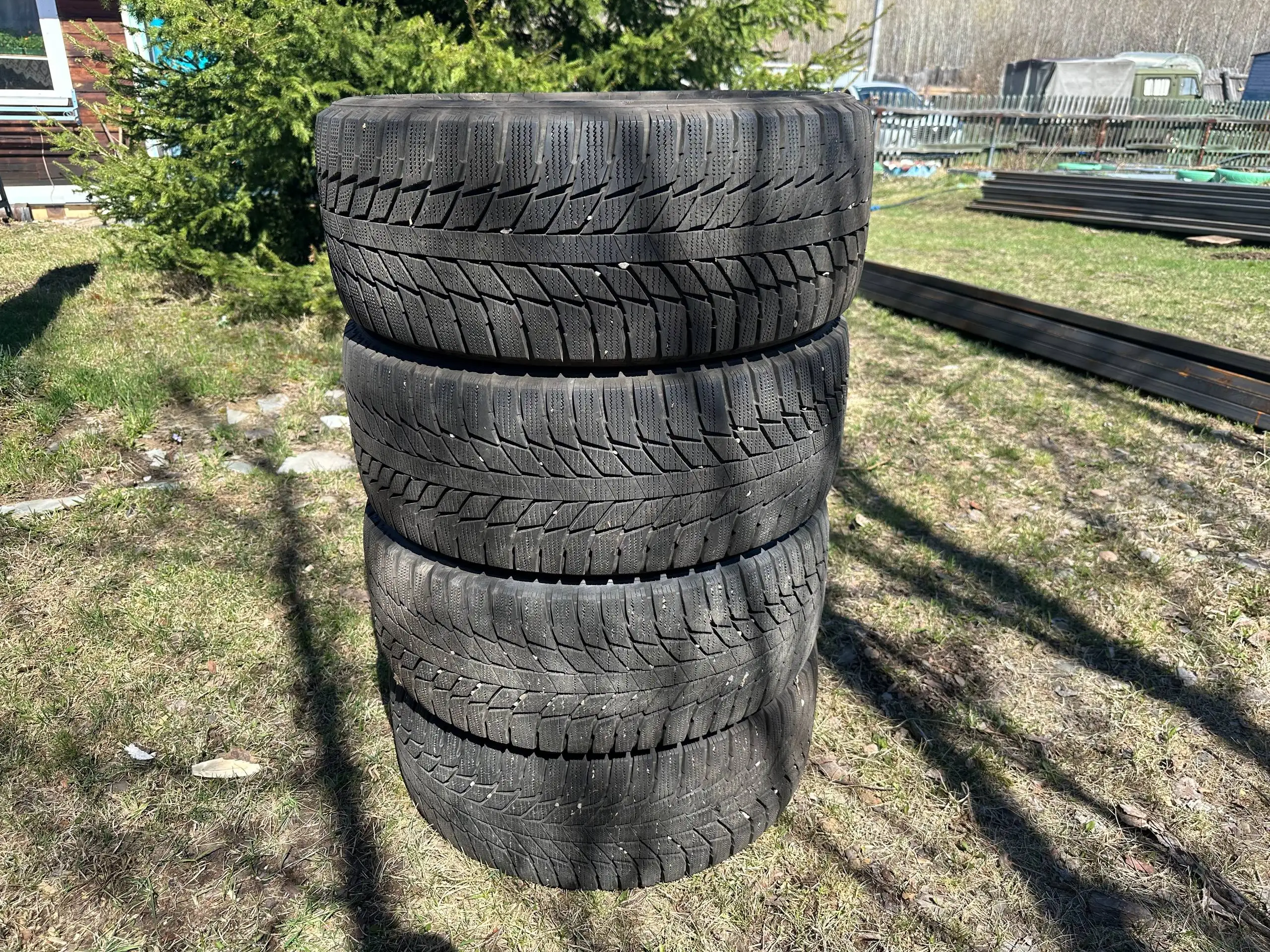 Продам шины 225/45 R17 - Шины (Запчасти) в Иркутск