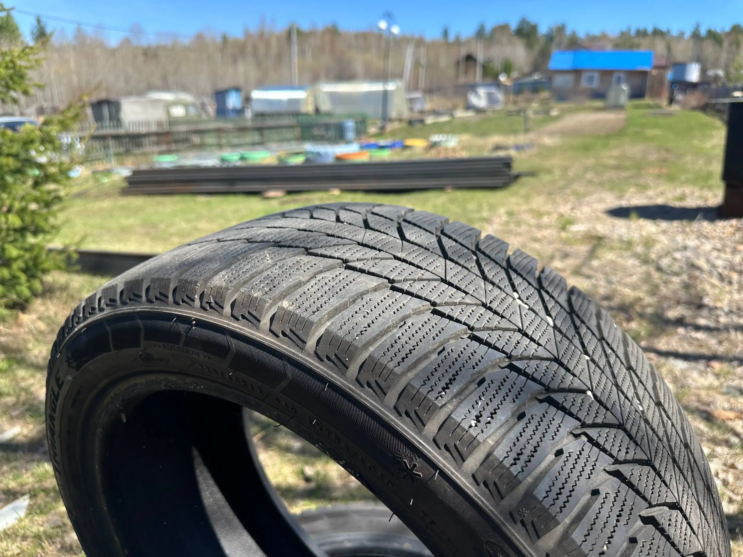 Продам шины 225/45 R17 - Шины (Запчасти) в Иркутск
