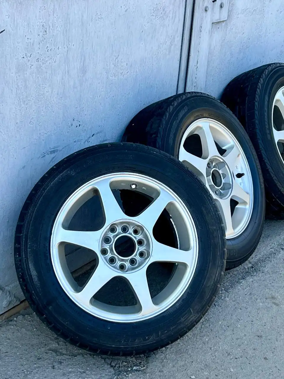 Продам комплект колес R15 с мульти сверловкой - Шины и диски (Авто) в Иркутск