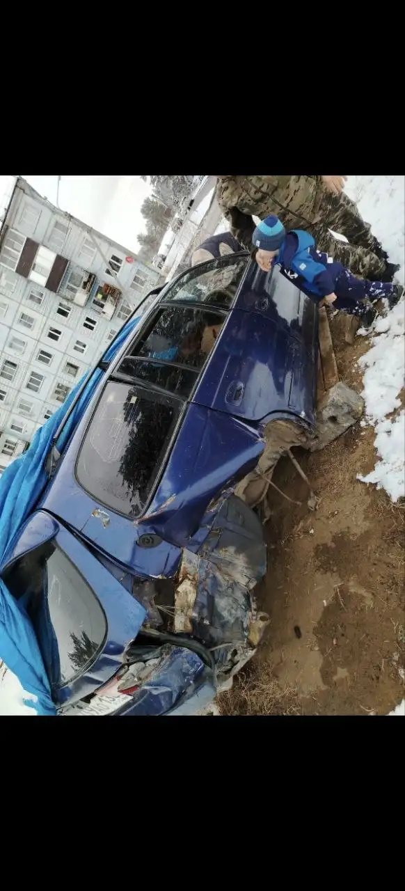 Продам калдину по болтам, морды нет - Кузовные запчасти (Авто) в Иркутск