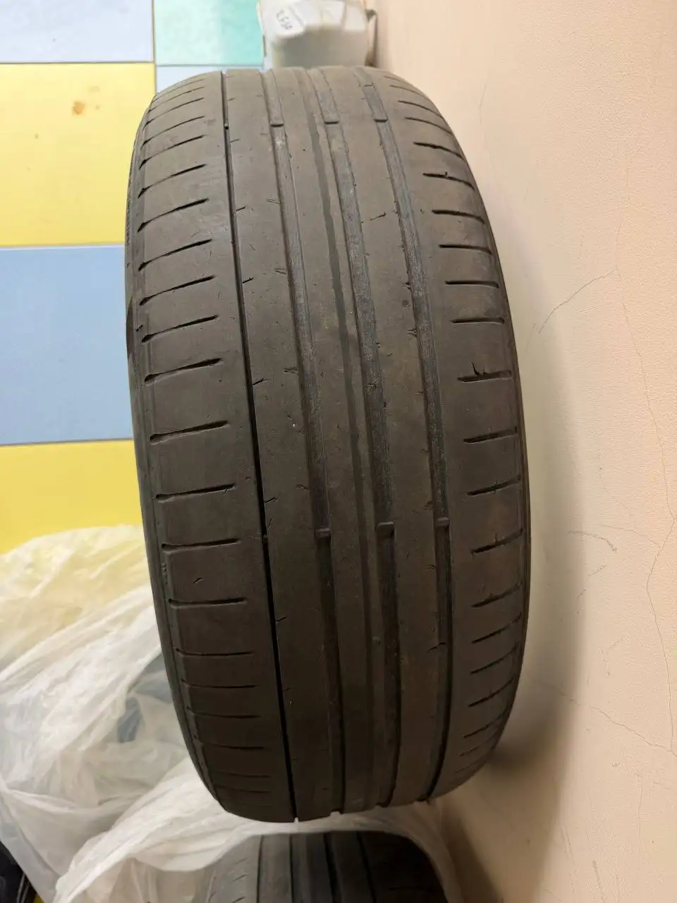 Продам шины Pirelli 235/50/19 лето - Шины (Авто) в Иркутск
