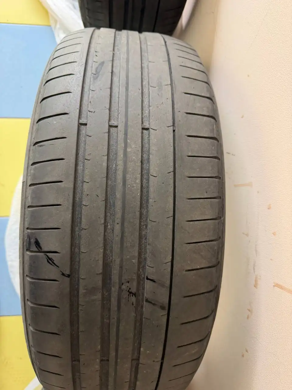 Продам шины Pirelli 235/50/19 лето - Шины (Авто) в Иркутск
