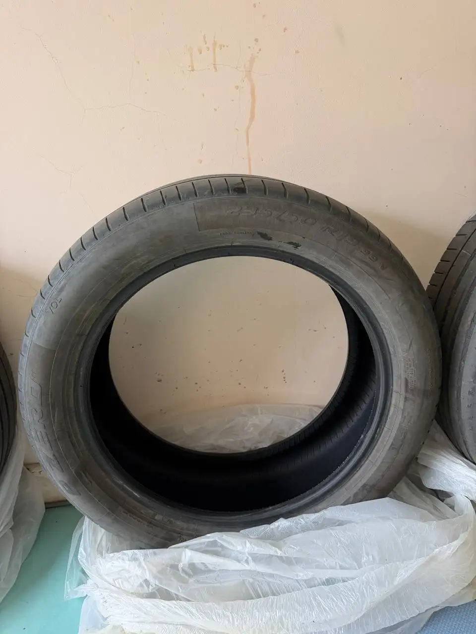 Продам шины Pirelli 235/50/19 лето - Шины (Авто) в Иркутск