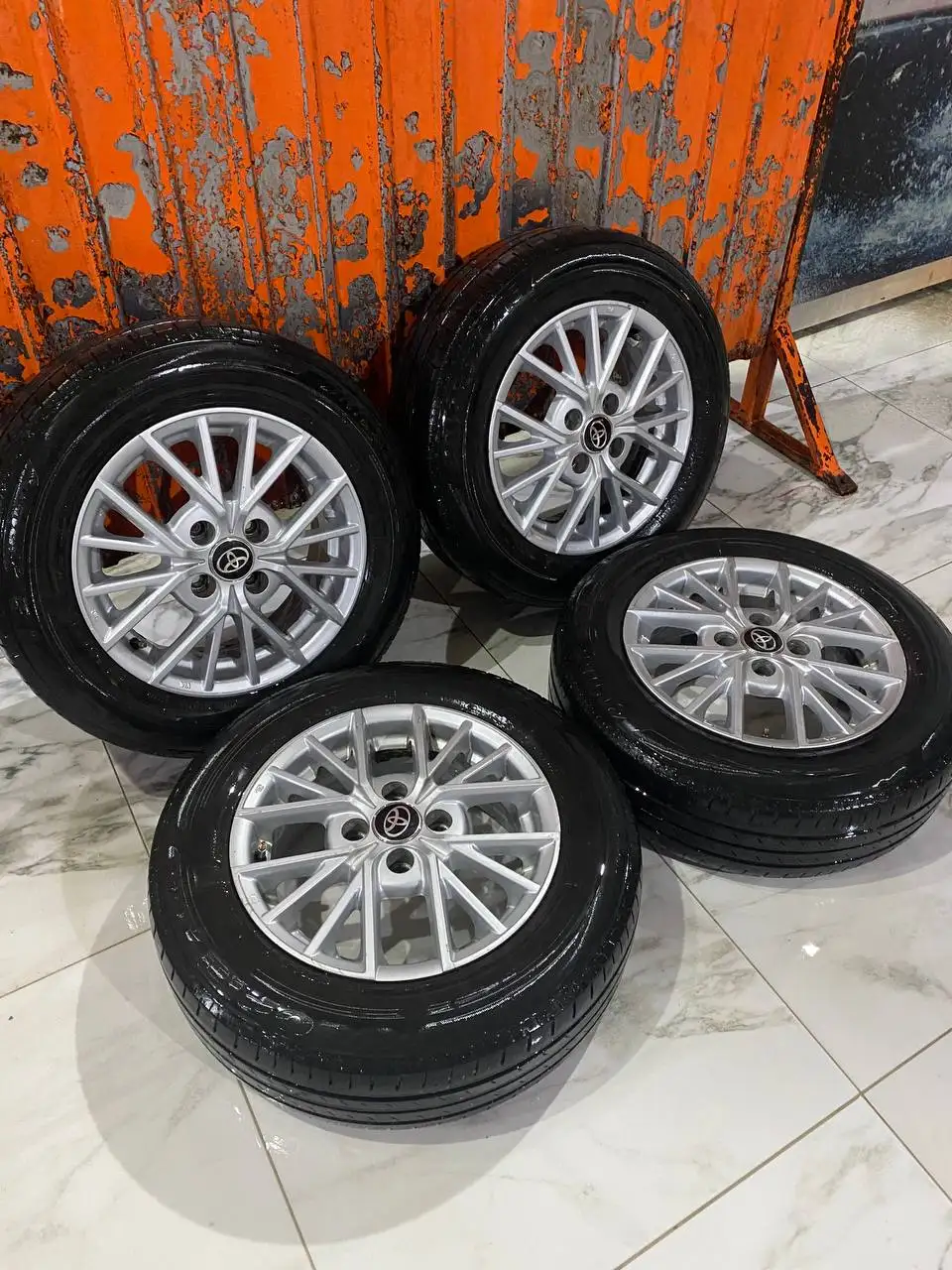 Комплект колес 4:100 R14 с резиной Bridgestone - Авто в Иркутск