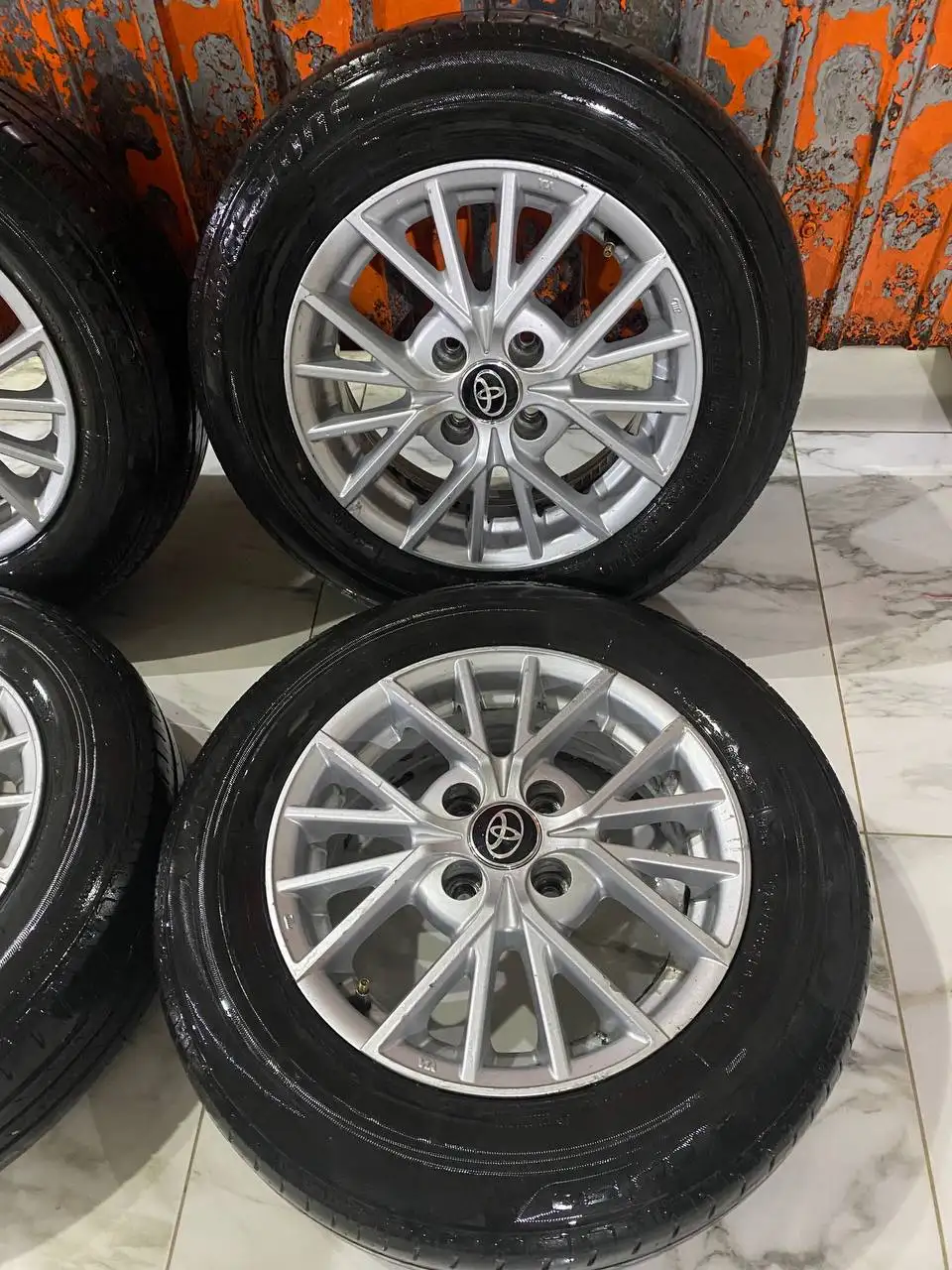 Комплект колес 4:100 R14 с резиной Bridgestone - Авто в Иркутск