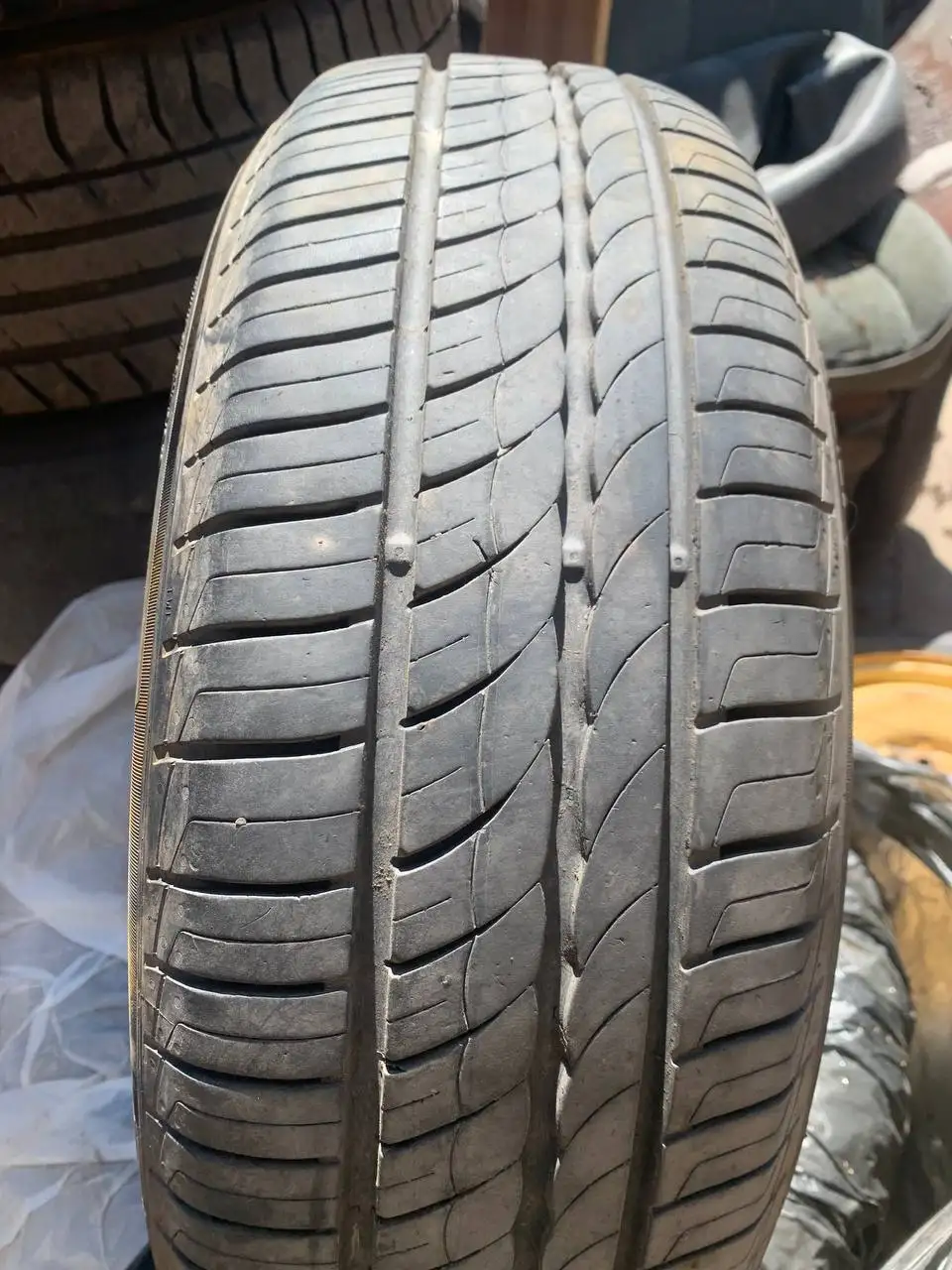 Комплект резины Pirelli сняты с без пробежки - Шины (Авто) в Иркутск