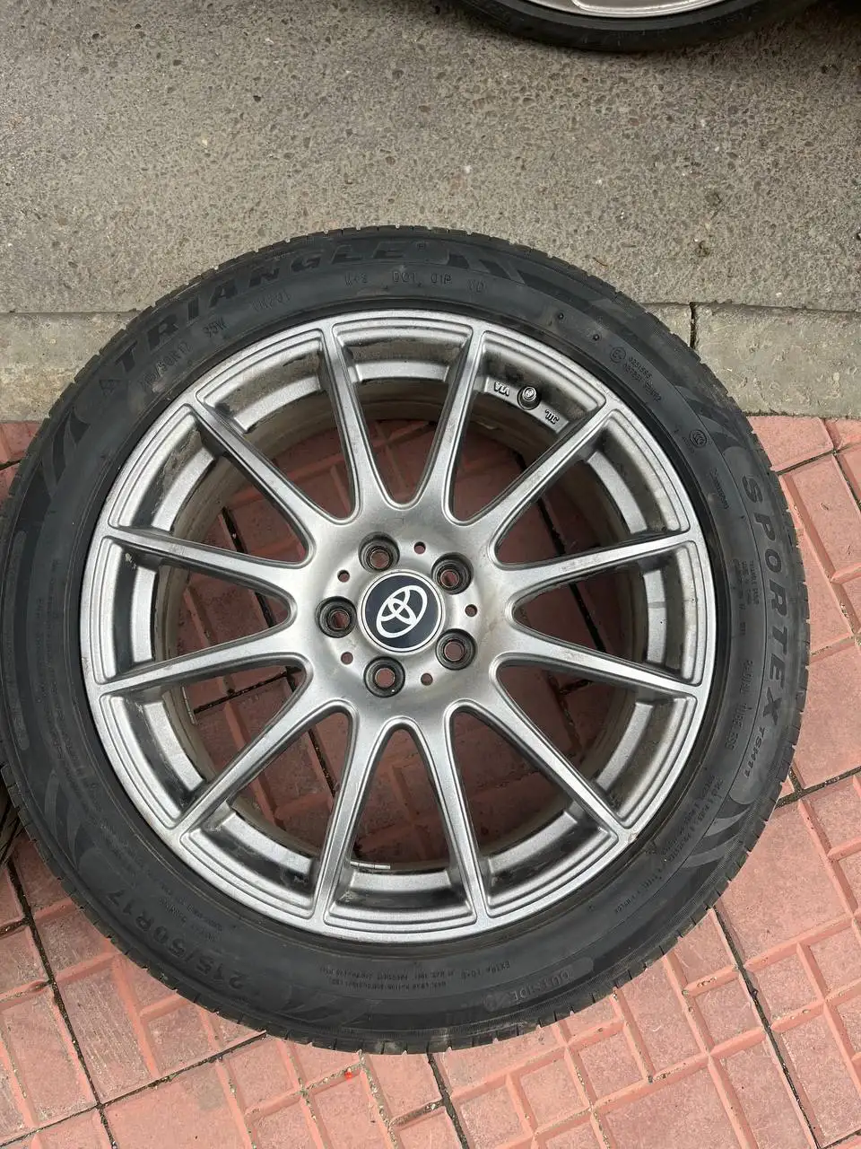 Диски R17 5x100 ET48 и резина Triangle 215/50R17 - Автомобильные шины и диски (Запчасти) в Иркутск