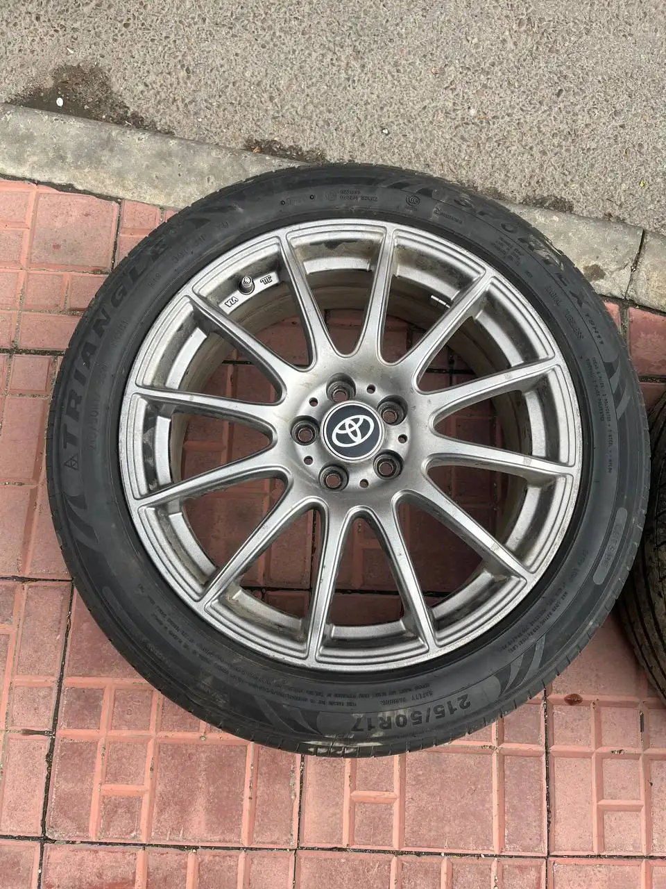 Диски R17 5x100 ET48 и резина Triangle 215/50R17 - Автомобильные шины и диски (Запчасти) в Иркутск