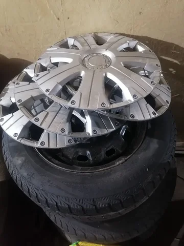 Продам штампы R15 5×114,3 с резиной на докат и колпаками - Компрессоры воздушные в Иркутск