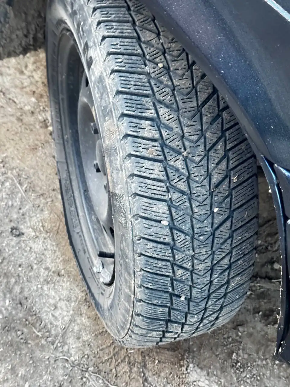 Крылья ВАЗ 2114, Магнитола Пионер, Зимняя резина 175/65R14 - Кузовные детали (Запчасти) в Иркутск
