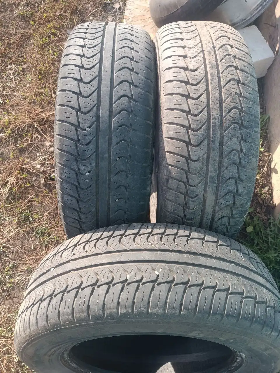 Комплект резины 215/65/16 зима Viatti + лето Кама - Шины и диски (Авто) в Иркутск