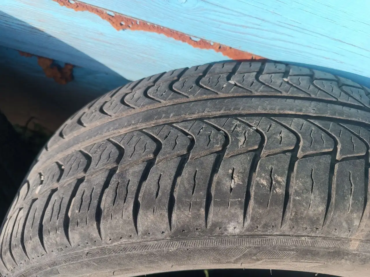 Комплект резины 215/65/16 зима Viatti + лето Кама - Шины и диски (Авто) в Иркутск