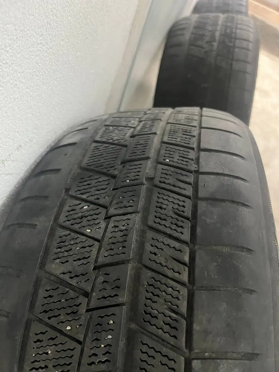Шины 205/50 R17 на докат 3 штуки - Шины и диски (Запчасти) в Иркутск