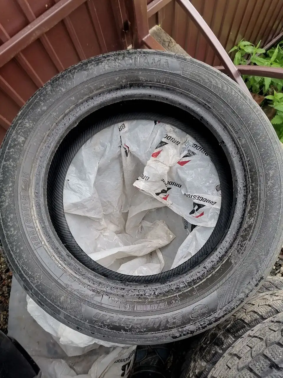 Продам шины летние 185/65 R15 Yokohama - Шины и диски (Запчасти) в Иркутск