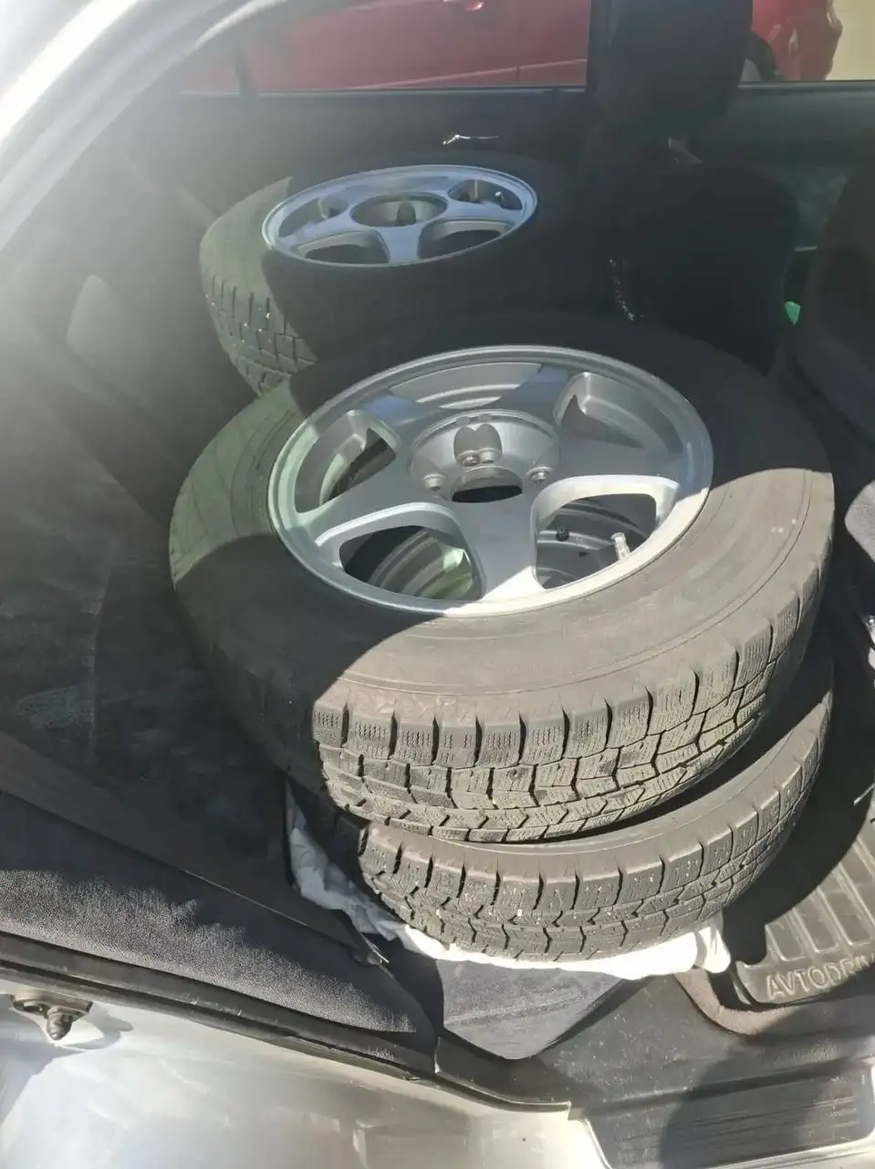 Шины 195/65R15 зимние - Шины и диски (Запчасти) в Иркутск