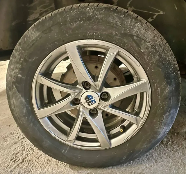 Продам комплект литья R14 4x100 на летней резине - частное объявление в Иркутск