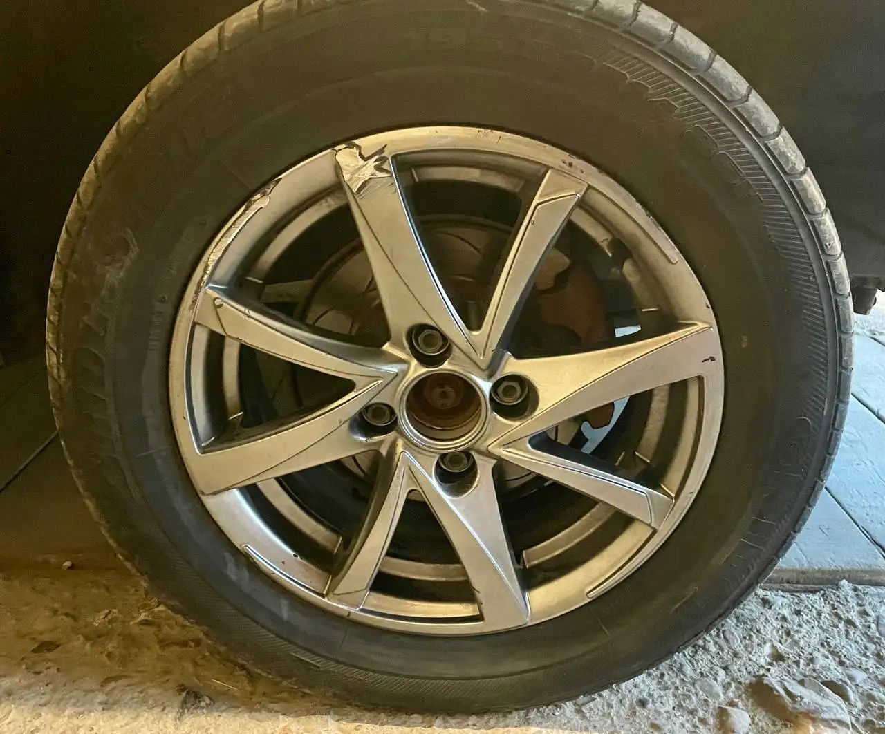 Продам комплект литья R14 4x100 на летней резине - Запчасти в Иркутск