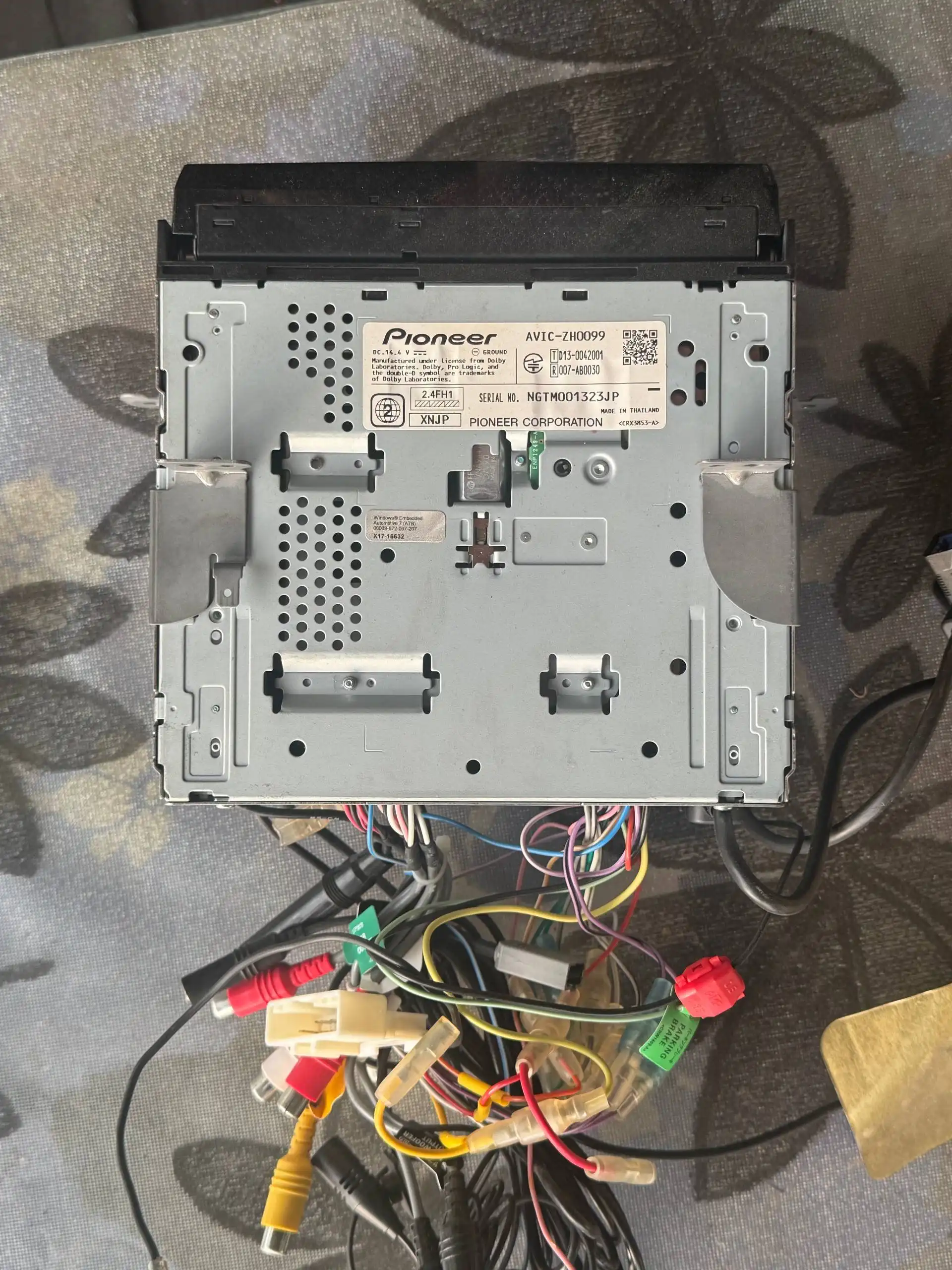 Продам магнитолу Pioneer AVIC-ZH0099