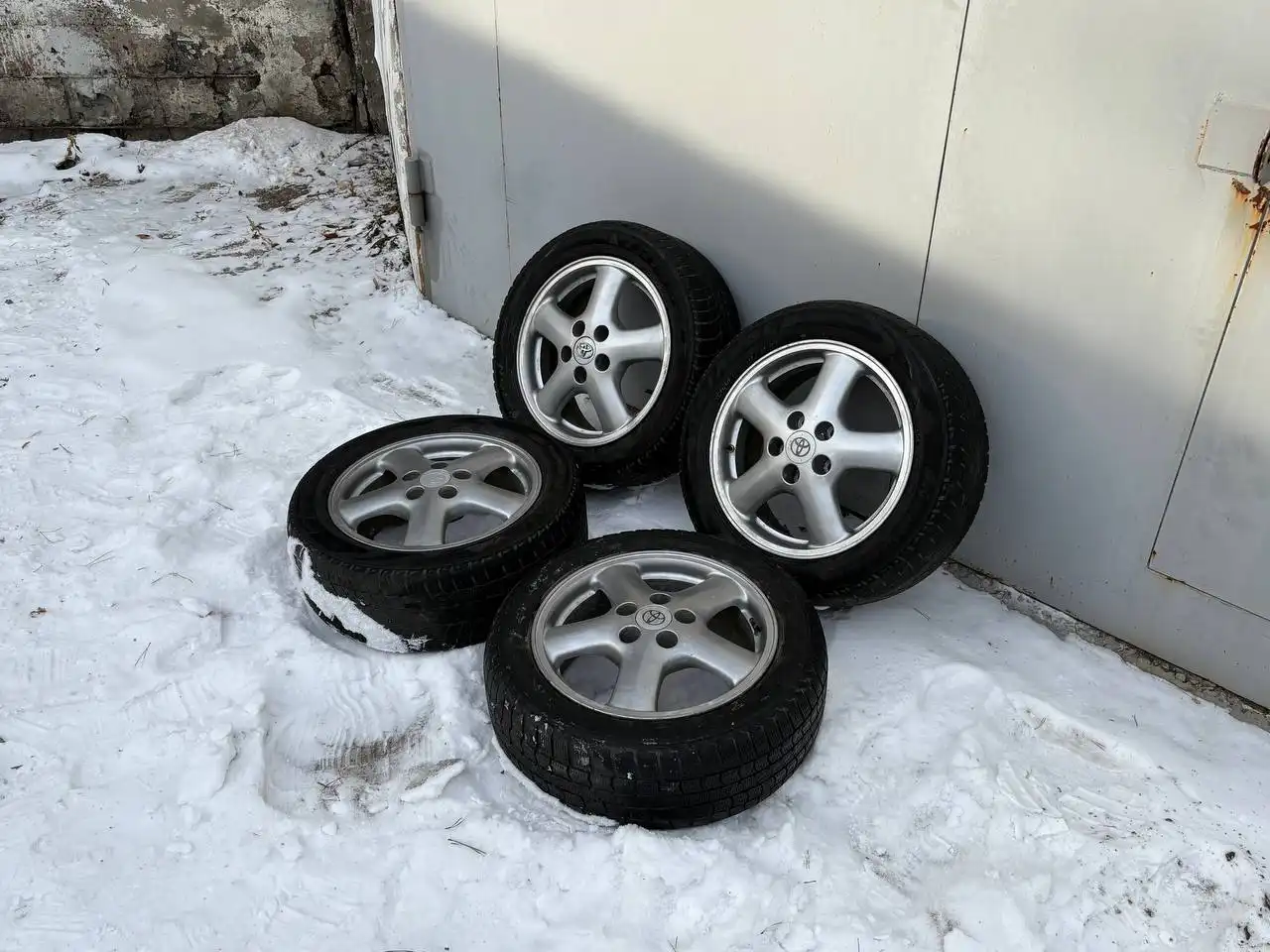 Продажа туриков R16 на зимней резине