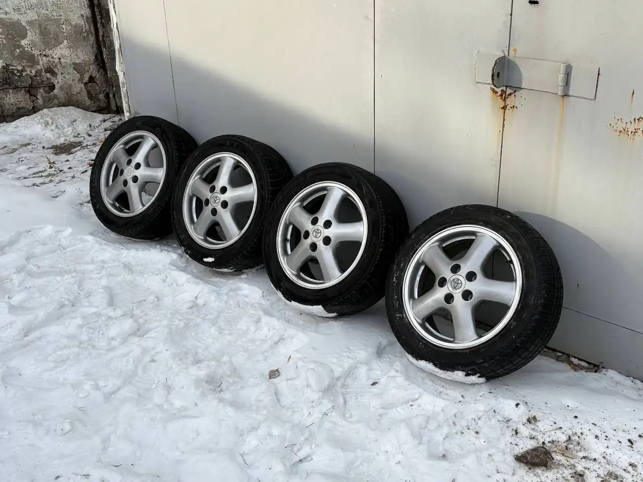 Продажа туриков R16 на зимней резине