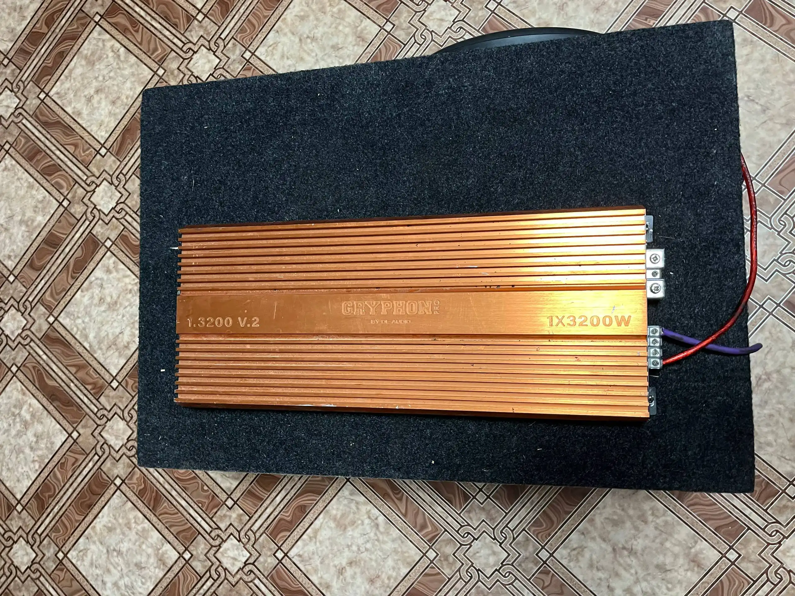 Продам сабвуфер и усилитель