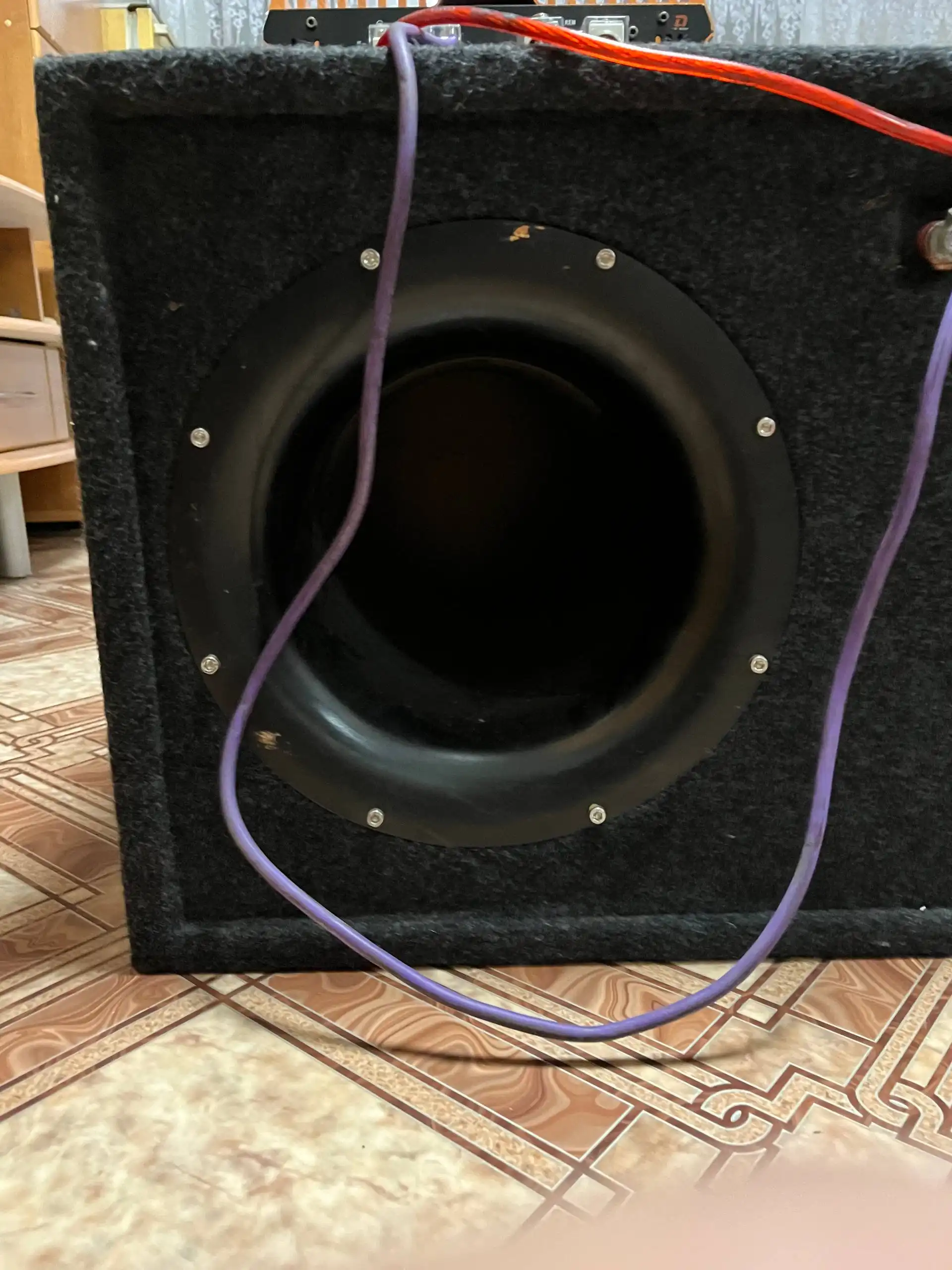 Продам сабвуфер и усилитель