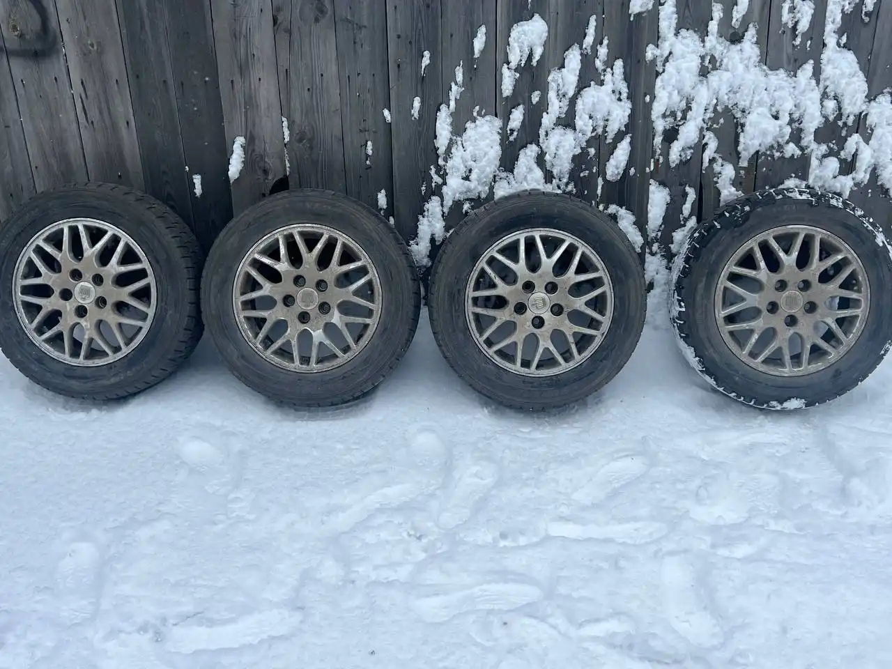 Продам комплект колес 215/60R16 для Toyota Camry