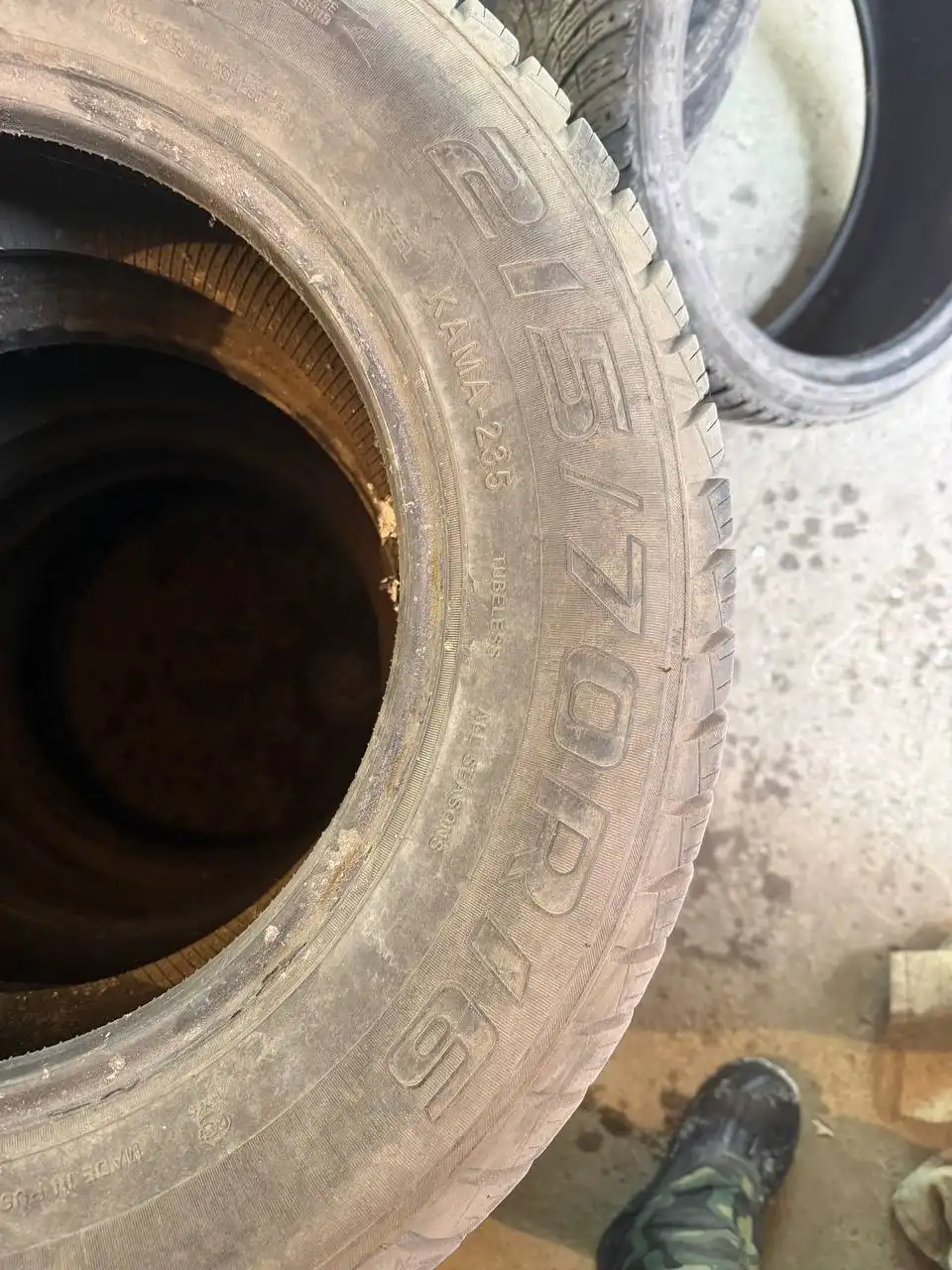 Шина 215/70/16 всесезонная