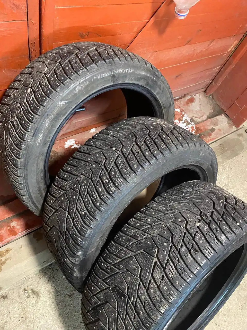 Продажа зимних шипованных шин Hankook 255/45R19