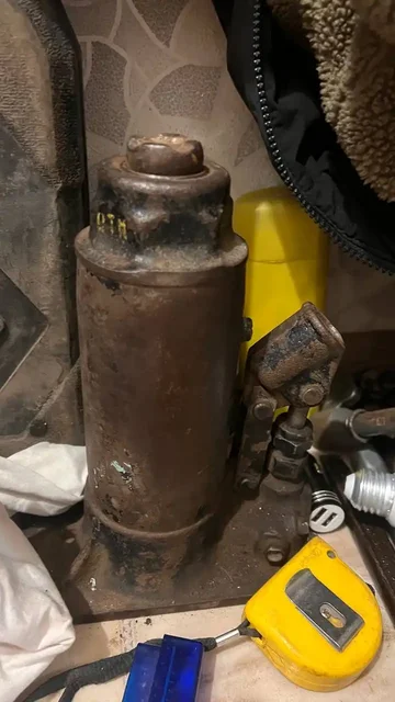 Продам автомобильные запчасти: диагностика, домкрат, ксенон - частное объявление в Иркутск