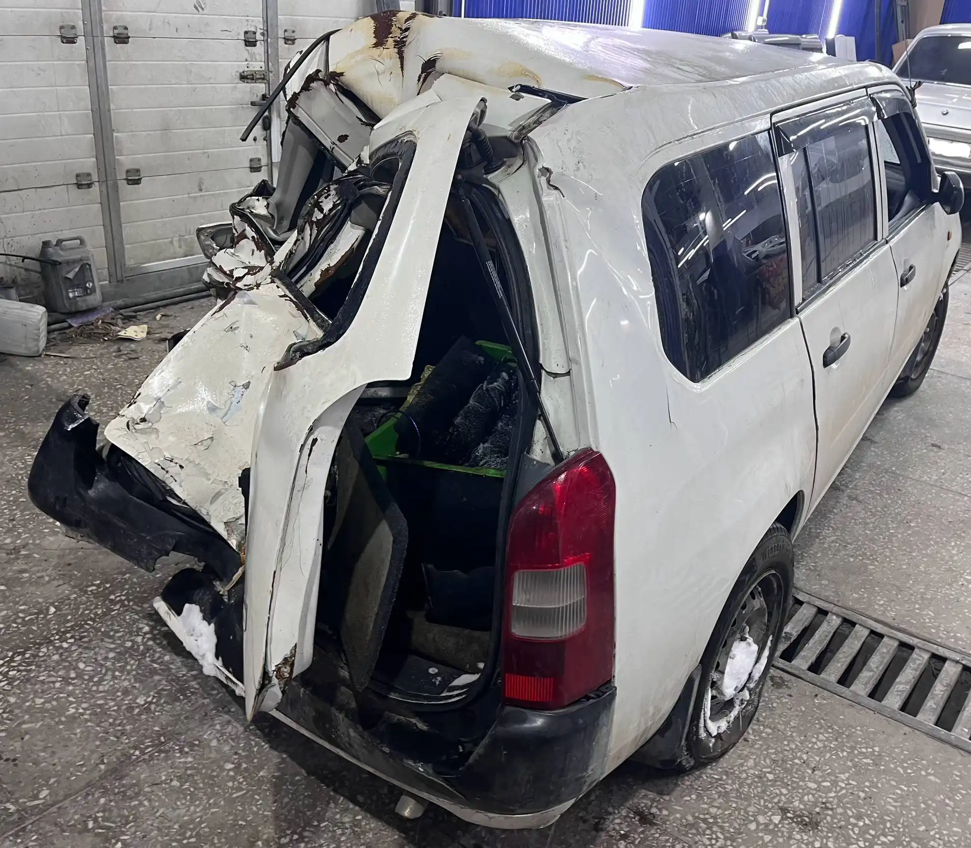 Toyota Probox 2003 года в разборе