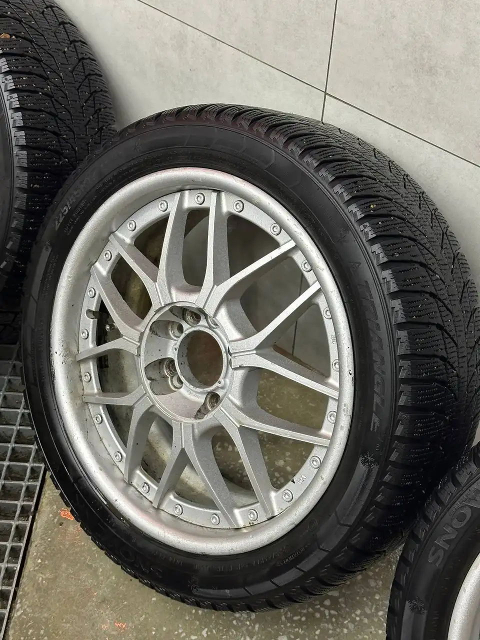 Продажа зимнего комплекта колес TRIANGLE SNOWLINK с японскими дисками