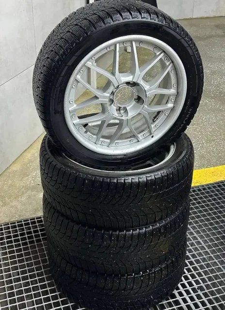 Продам зимний комплект колес Triangle Snowlink 225/45 R17 с литьем - Запчасти в Иркутск