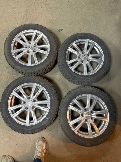 Продажа колес 205/55/16 с дисками и резиной - Запчасти в Иркутск