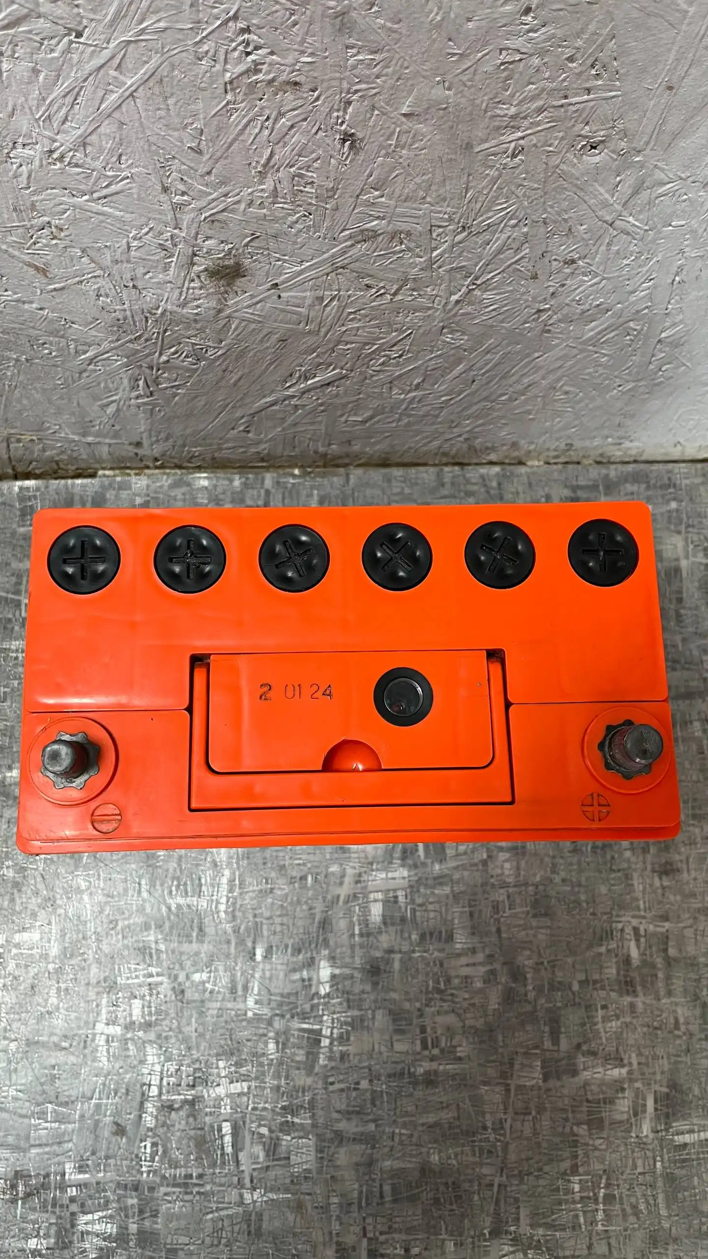 Продажа автомобильного аккумулятора Зверь 58а/ч - Аккумуляторы (Запчасти) в Иркутск