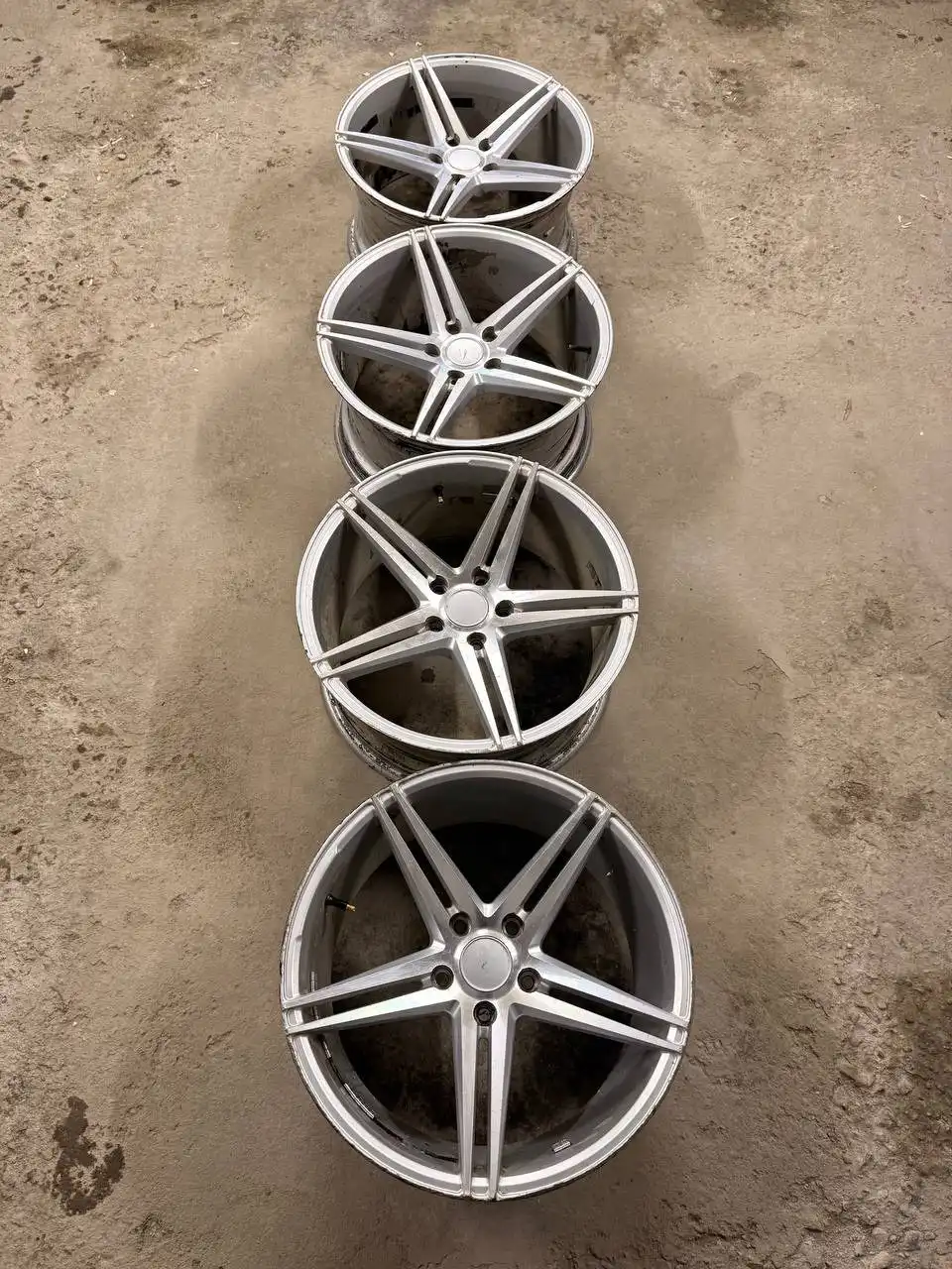 Продажа литых дисков R18 сверловка 5/114.3 - Колёсные диски (Запчасти) в Иркутск