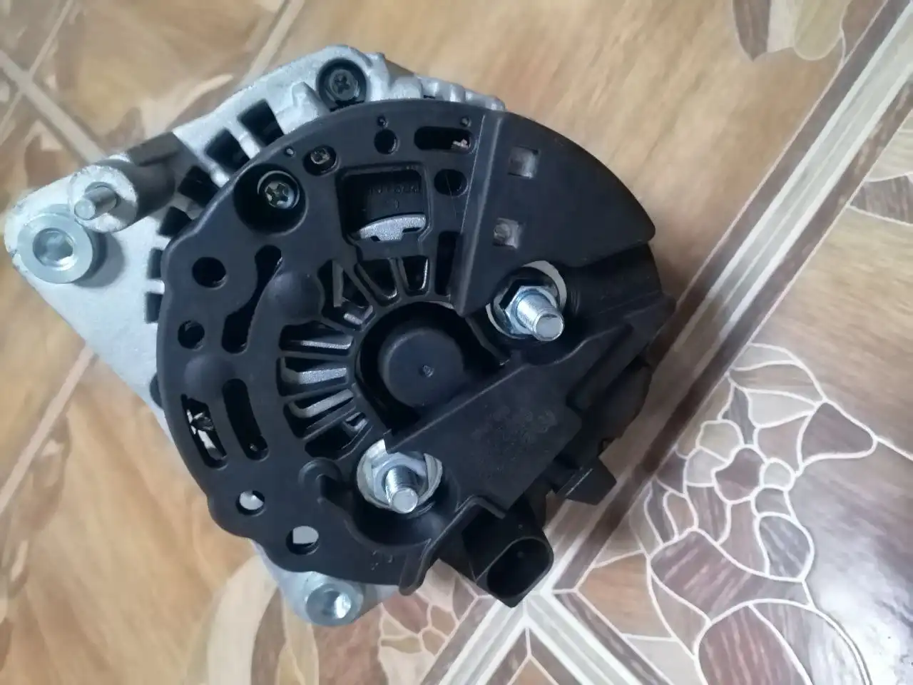 Генератор на легковые автомобили Audi, Skoda, Volkswagen - Автозапчасти для легковых автомобилей (Запчасти) в Иркутск