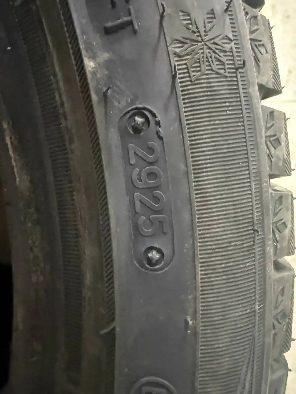 Новые шины Triangle snowlink twt02 225/45/19 - Шины и диски (Запчасти) в Иркутск