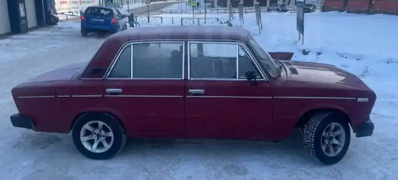 Продам комплект зимних шипованных колес R13 - Шины и диски (Запчасти) в Иркутск